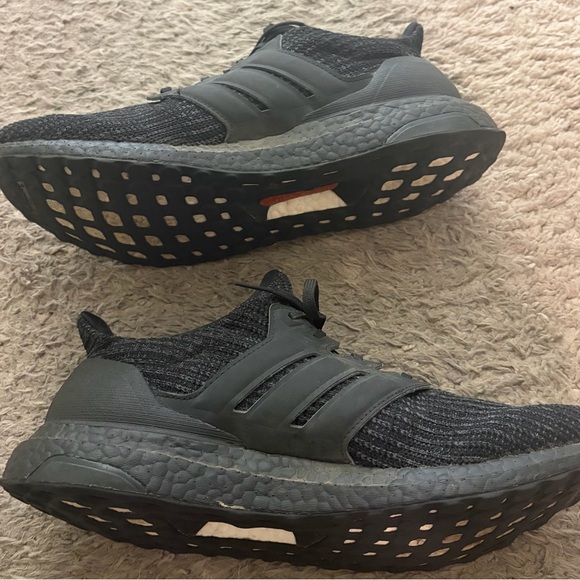 Adidas UltraBoost 4.0 DNA Core Black Running Shoes Mens Size 11.5 Triple Black - Picture 3 of 8